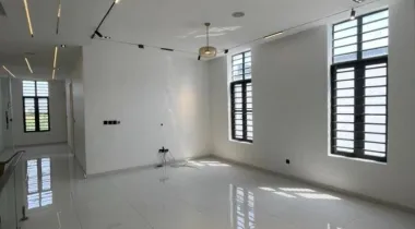 LUXURY 5BEDROOM FULLY DETACHED DUPLEX FOR SALE