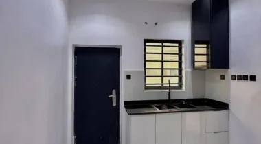 Fully Serviced 2/3 Bedroom Apartment With Elevator at Lekki Phase 1