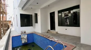 5 Bedroom Fully Detached Duplex
