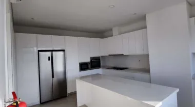 5BEDROOMs 2 Bqs  2 living Area  Anti room 