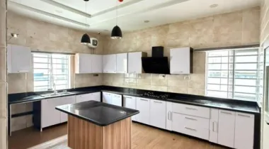 LUXURY 5BEDROOM FULLY DETACHED DUPLEX  FOR RENT