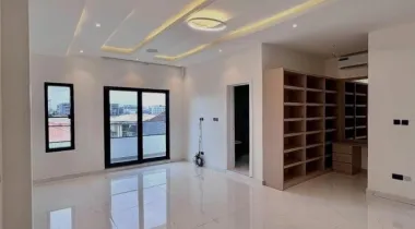 5 Bedroom fully Detached Duplex