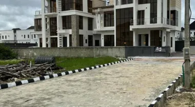 Majestic 4bedroom contemporary detached duplex with BQ.