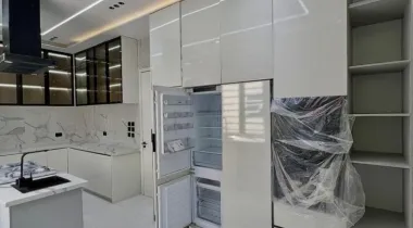 CHEVRON LEKKI | 6 BED | N500M 6 BEDROOM FULLY DETACHED HOME WITH INDOOR SWIMMING POOL , AMPLE PARKING SPACE, BQ FOR SALE‼️‼️