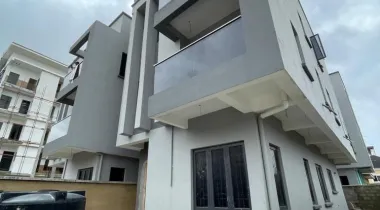 Spacious 4 Bedroom Fully Detached Duplex Ante room and Bq
