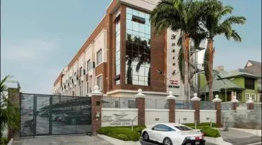 Emphatically furnished 3 &amp; 4 bedroom waterfront penthouse duplex each is NOW AVAILABLE for LEASE