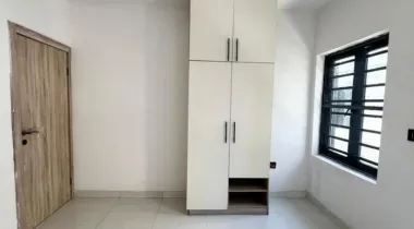 3 BEDROOM APARTMENT WITH ELEVATOR AND POOL AT LEKKI PHASE 1 LAGOS FOR SALE