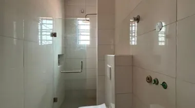 Fully Serviced Single room in a 2 bedroom apartment.