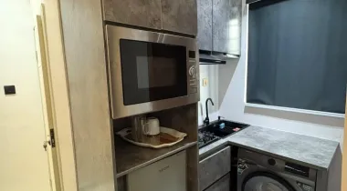 Brand new 1 bedroom apartment with balcony Yaba