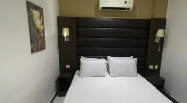 Fully Furnished  mini Flat  with kitchen and toilet in it not sharing anything for  rent : 4m for Ground floor 