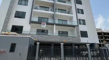 SPACIOUS 2 BEDROOM APARTMENT WITH ELEVATOR LOCATED AT LEKKI PHASE 1 LAGOS FOR SALE