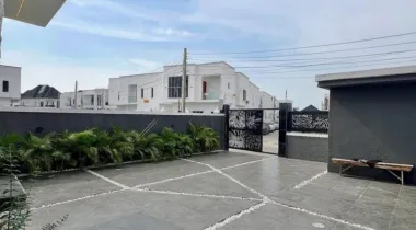 5 Bedroom Fully Detached Duplex