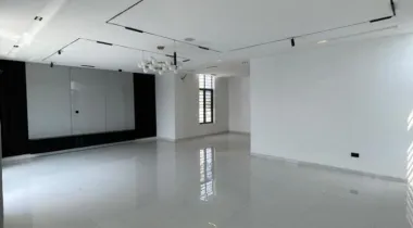 LUXURY 5BEDROOM FULLY DETACHED DUPLEX FOR SALE