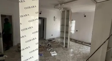 4 bedroom Full detached house with bq