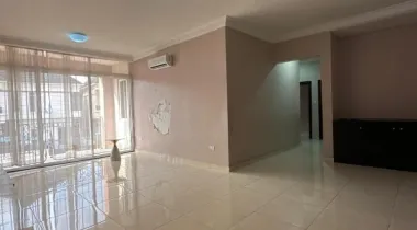 PROPERTY TYPE:* 3 Bedroom apartment: