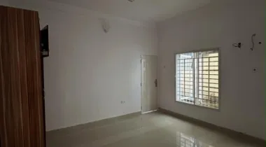 A spacious room self-con