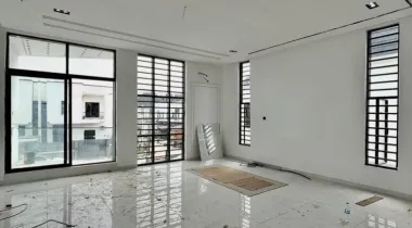 5 BEDROOM FULLY DETACHED DUPLEX