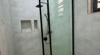 3 three 3️⃣ bedroom flat apartment  Very spacious  Rent 10m