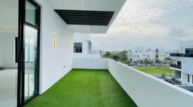 LUXURY 5BEDROOM FULLY DETACHED DUPLEX FOR SALE.