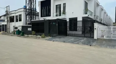 5 Bedroom Fully Detached Duplex
