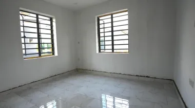 Queens Homes Mowe/Ofada offers you a one-of-a-kind land space in which exquisite apartments carry the gorgeous signature of readiness, designed exclusively to suit your taste.