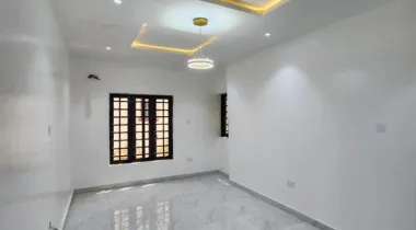 2 Bedroom apartment upstairs