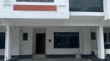 Fully service  4bedroom Terrace Duplex with fitted kitchen with amenities, large living room, swimming pool, gym, 24hrs of Electricity and security everyday and ample packing space  Location: ikate Lekki Lagos