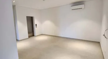 5BEDROOMs 2 Bqs  2 living Area  Anti room 