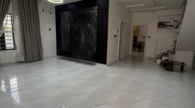 4bedroom semi detached 