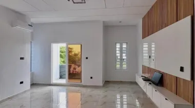 5 Bedroom Fully Detached Duplex