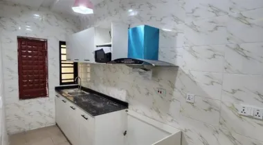 2 Bedroom apartment upstairs