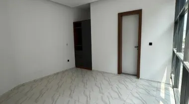 4 BEDROOM TERRACE DUPLEX WITH SWIMMING POOL AT IKATE LEKKI LAGOS FOR SALE