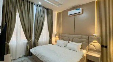 LUXURIOUS 3 BEDROOM DUPLEX