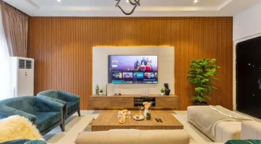 Book this cozy and cute 🥰 2 bedroom apartment {second floor)