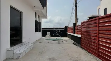5 Bedroom Fully Detached Duplex