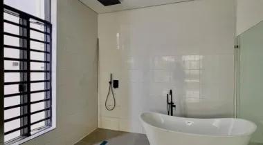 5 Bedroom Fully Detached For sale