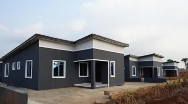 Queens Homes Mowe/Ofada offers you a one-of-a-kind land space in which exquisite apartments carry the gorgeous signature of readiness, designed exclusively to suit your taste.