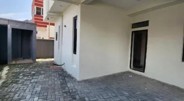 2 Bedroom apartment upstairs