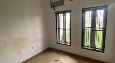 3 bed duplex with Bq for rent in Beachwood estate ,bojige