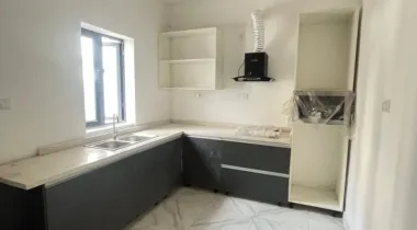 5 Bedroom Fully Detached Duplex