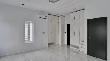 5 Bedroom Fully Detached Duplex