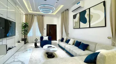 LUXURIOUS 3 BEDROOM DUPLEX