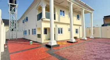 4 BEDROOM FULLY DETACHED DUPLEX FOR SALE