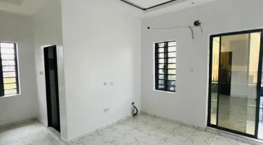 : 3 Bedroom Terrace