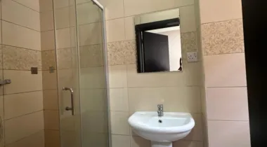 PROPERTY TYPE:* 3 Bedroom apartment: