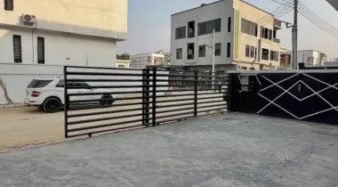 5 BEDROOM FULLY DETACHED HOME WITH BQ &amp; GYM FOR SALE