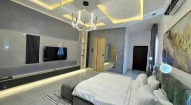 LUXURIOUS 3 BEDROOM DUPLEX