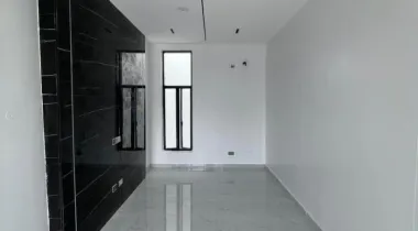 SALES ALERT* Contemporary 5 Bedroom Fully Detached Duplex with Bq, Swimming Pool and Gym/Study Room, walk in Closet, Double volume living, space media wall, Smart features, Home Cinema, Home office, Rooftop terrace, Automated gate For Sale  LOCATION: Ikate, Lagos  Price: N820M
