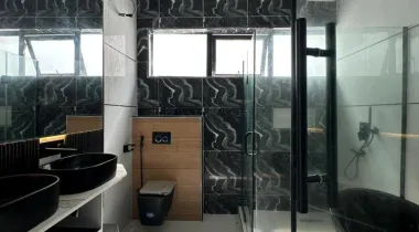 5 Bedroom Fully Detached Duplex