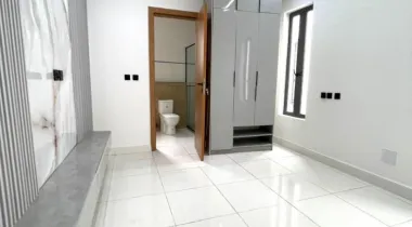 5 Bedroom Fully Detached Duplex